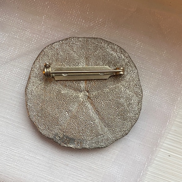 Vintage Amos Pewter Sand Dollar Brooch - Picture 2 of 3